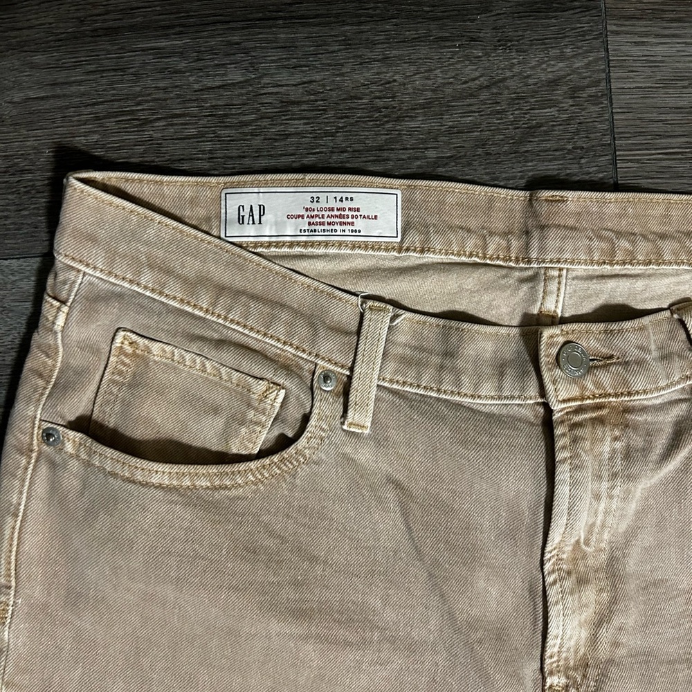 Gap 90s LOOSE MID RISE
Waist 32